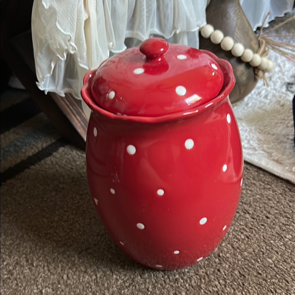 Temp-Tations Red Ceramic  Canister 2.0 qt